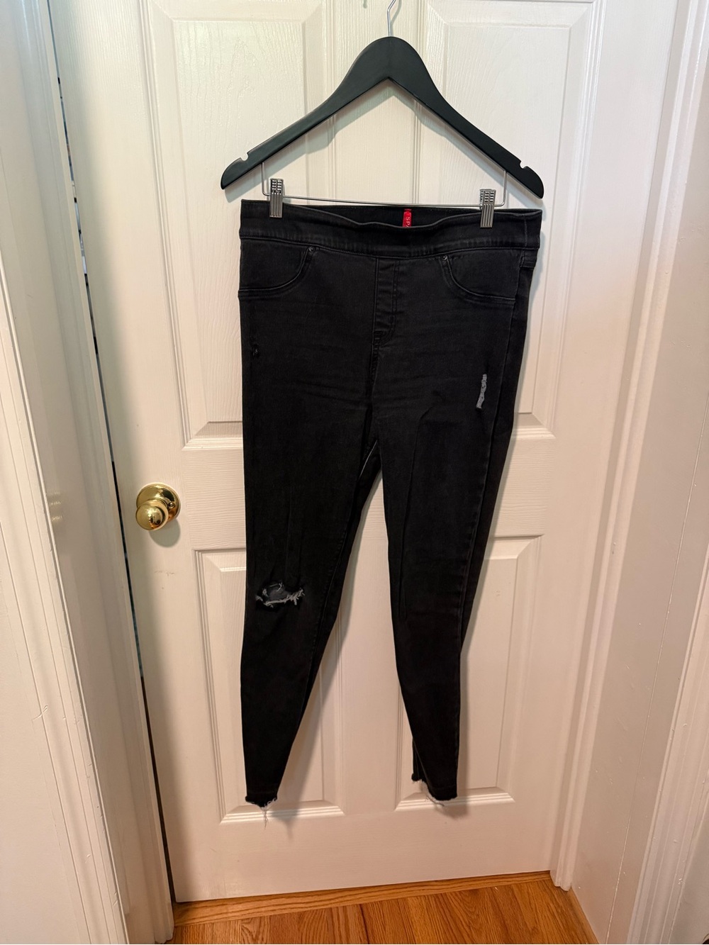 SPANX Black Distressed
Skinny Jeans size large